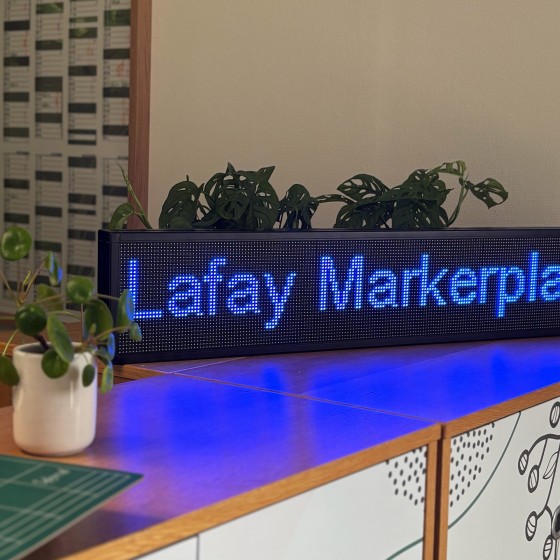 Afficheur dynamique personnalisable pour espaces professionnels