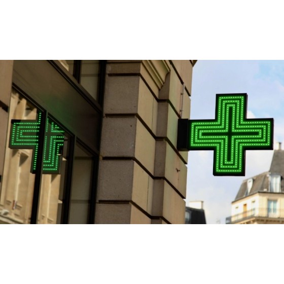 La croix de pharmacie monocolore est une enseigne lumineuse à LED
