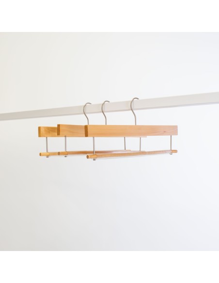 Cintre à barre antiglisse, bois de lotus  vernis finition mat, 35 cm
