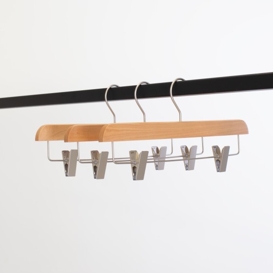 Cintre à pinces, bois de lotus, vernis transparant mat, 36 cm, crochet