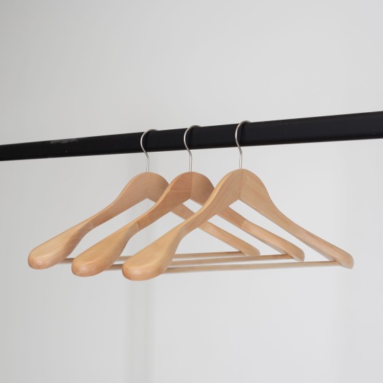 Cintre soft touch noir, barre antiglisse pour pantalons, 44 cm, croche