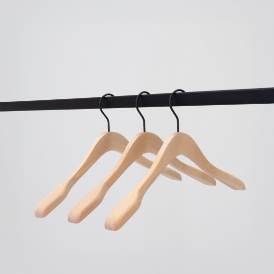 Cintre droit en hêtre, 41 cm, crochet noir