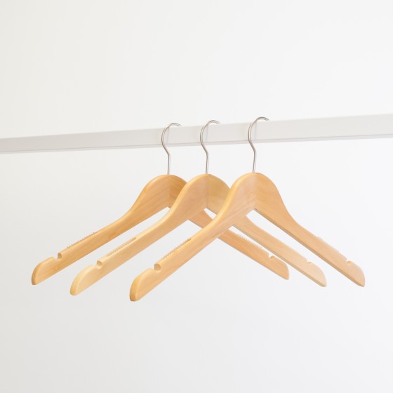 Cintre en bois avec encoches et antiglisse, 41 cm, bois de lotus, croc