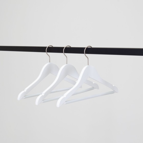 Cintre blanc avec encoches et barre antiglisse, 35 cm, bois de lotus,