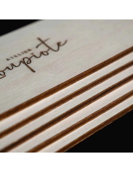 Suspension lumineuse élégante et moderne en bois