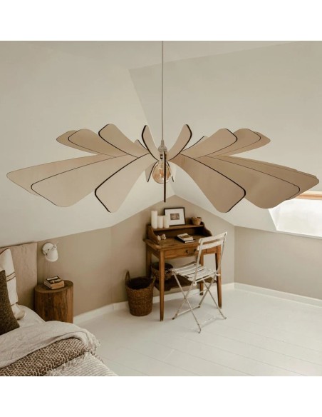 Suspension lumineuse élégante et flamboyante en bois