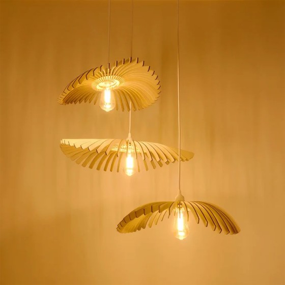 suspension bois à la lumière douce et harmonieuse