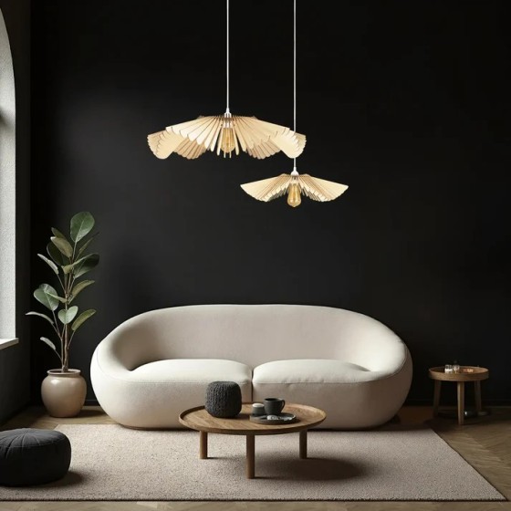 Suspension lumineuse poétique et enveloppante en bois