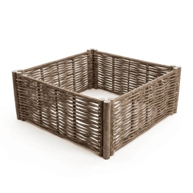 Carré de potager en noisetier tressé