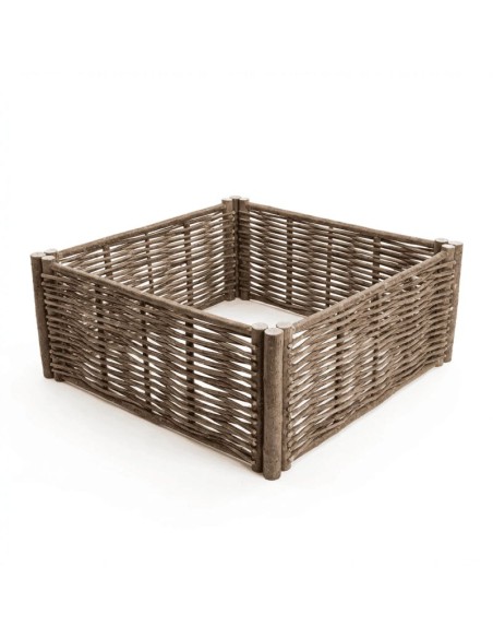 Carré de potager en noisetier tressé