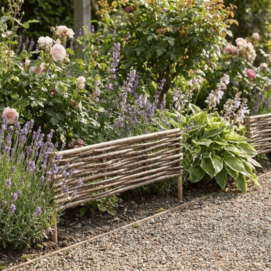 Bordure en noisetier tressé pour extérieur