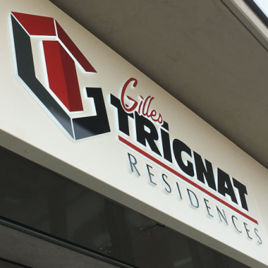 Panneau boîte aluminium lumineux face ajourée