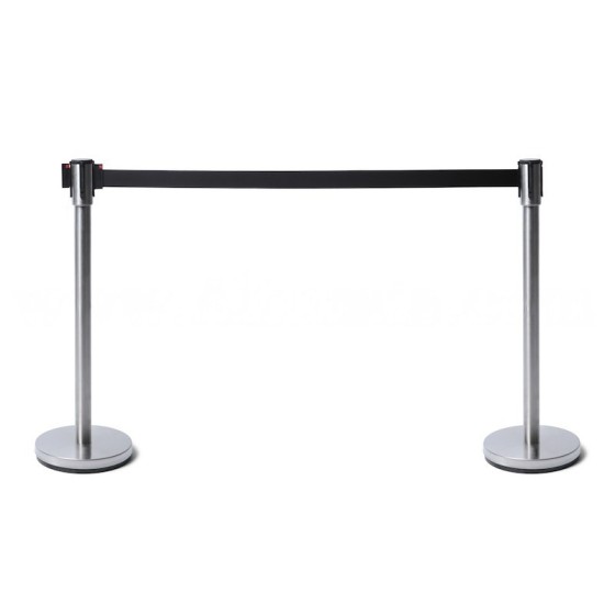 Poteau de guidage avec sangle