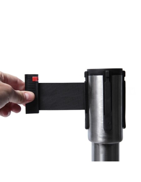 Poteau de guidage avec sangle