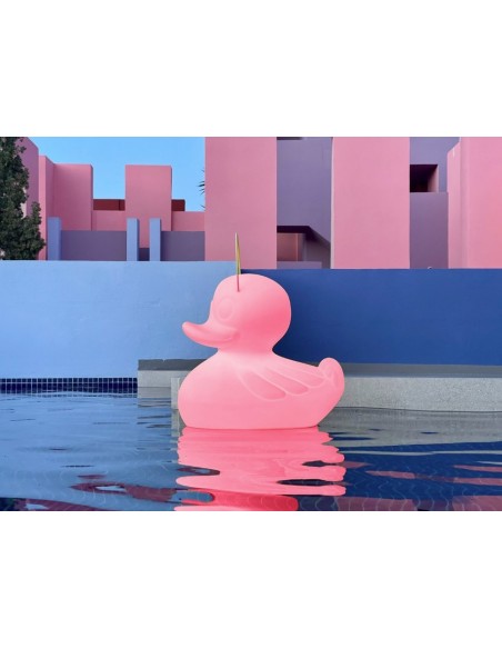 Apportez une lumière design avec la célèbre lampe Duck-Duck XL