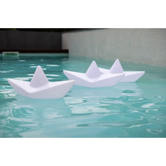 Apportez une lumière calme et rêveuse avec la célèbre lampe Boat