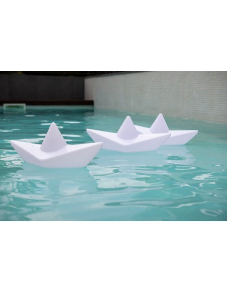 Apportez une lumière calme et rêveuse avec la célèbre lampe Boat