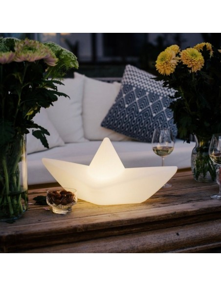 Apportez une lumière calme et rêveuse avec la célèbre lampe Boat