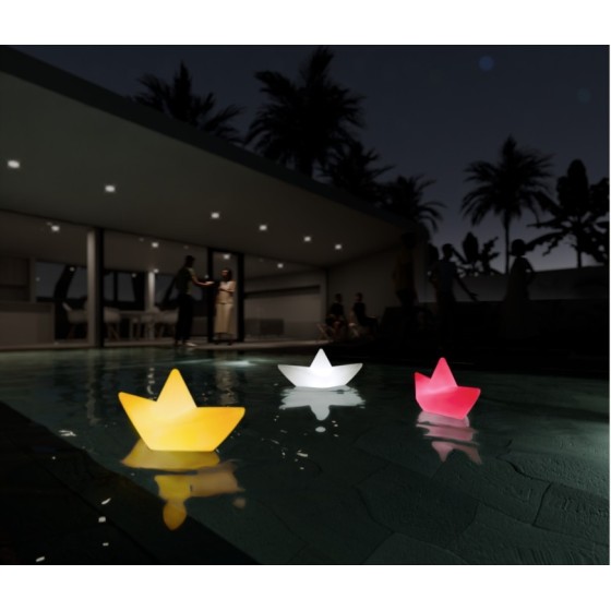 Apportez une lumière calme et rêveuse avec la célèbre lampe Boat