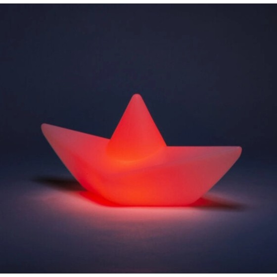 Apportez une lumière calme et rêveuse avec la célèbre lampe Boat