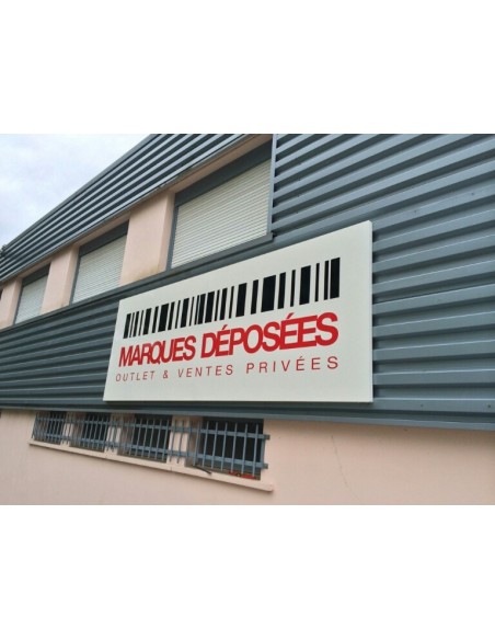 Panneau plié mural fixation par cadre aluminium