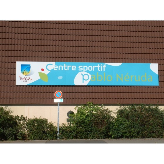 Panneau plié mural fixation par cadre aluminium