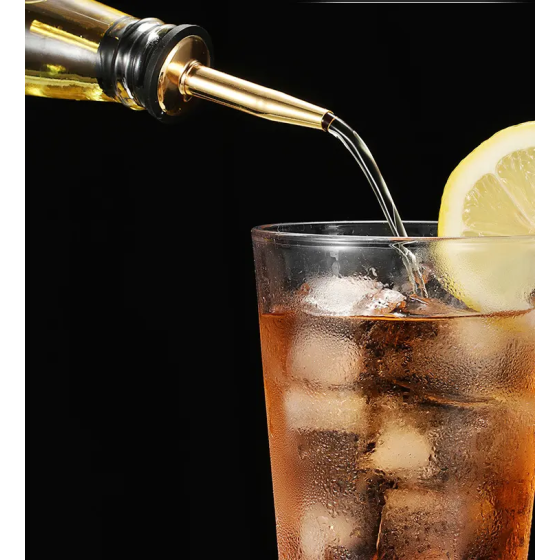 bec verseur en inox pour mesurer le débit