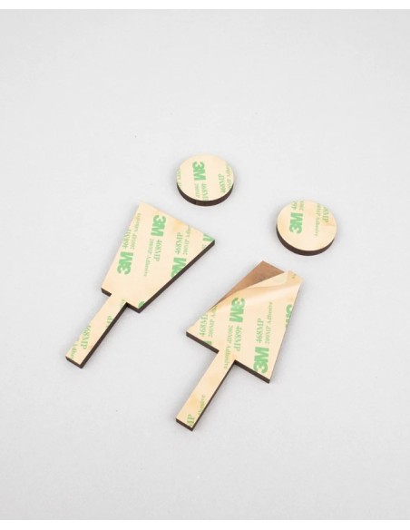 plaque de signalétique en bois wc