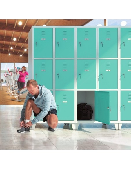 Armoire à casiers métalliques